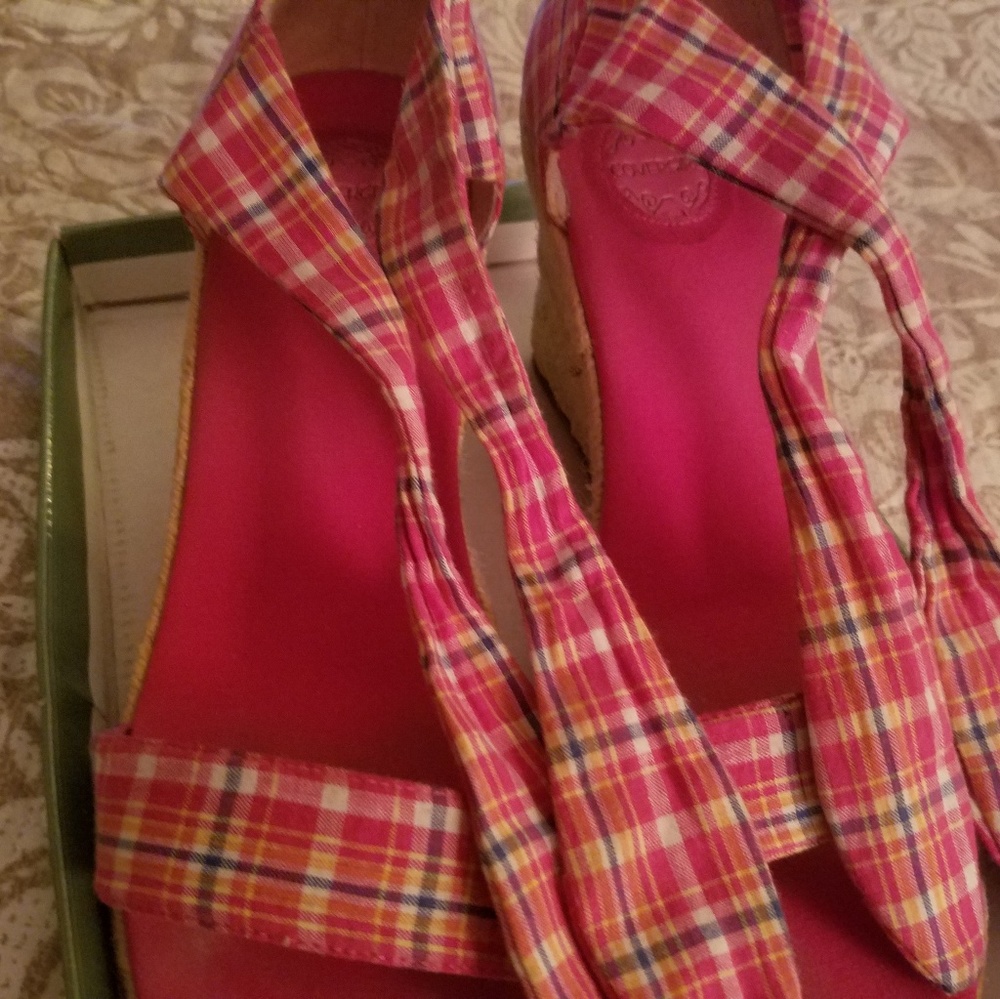 Wedge shoes